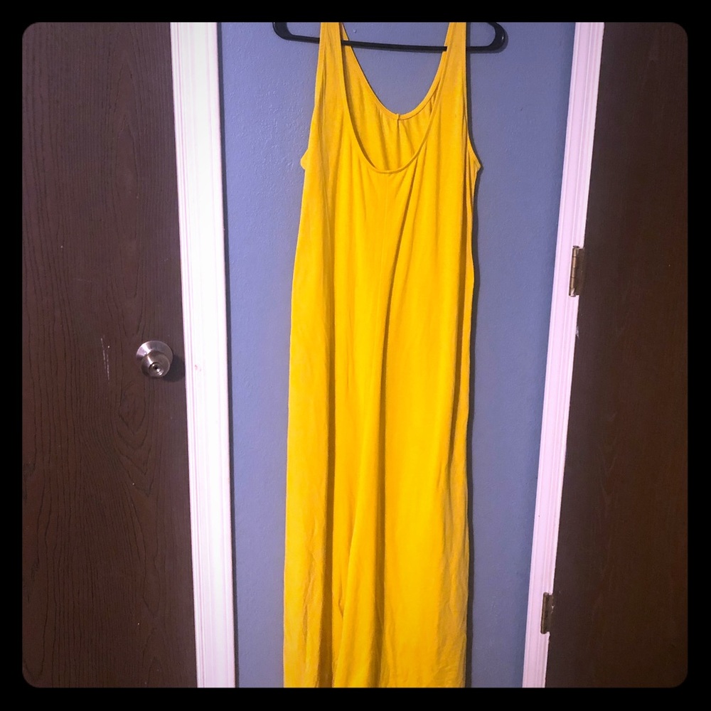 Long yellow dress
